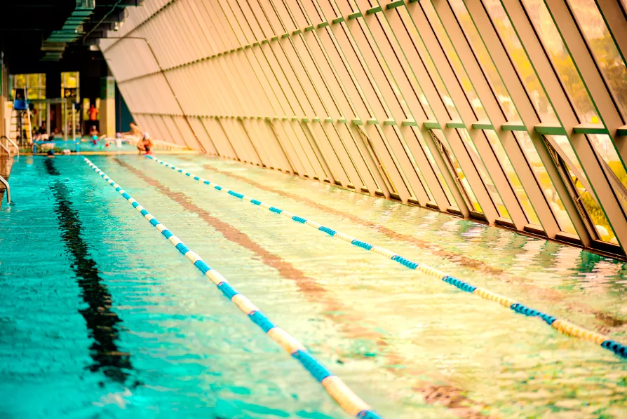 宜黄成人混凝土钢结构游泳池项目